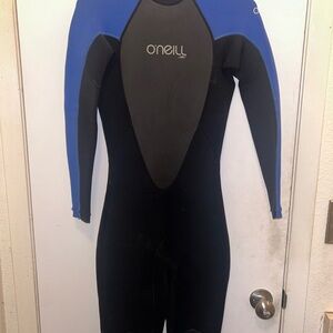 O’Neill reactor 3:2 women’s size 8 wetsuit.